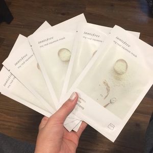 11 Innisfree My Real Squeeze Mask + Puffer coat